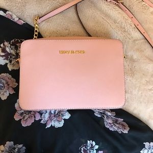 Michael Kors Jet Set Crossbody Tote